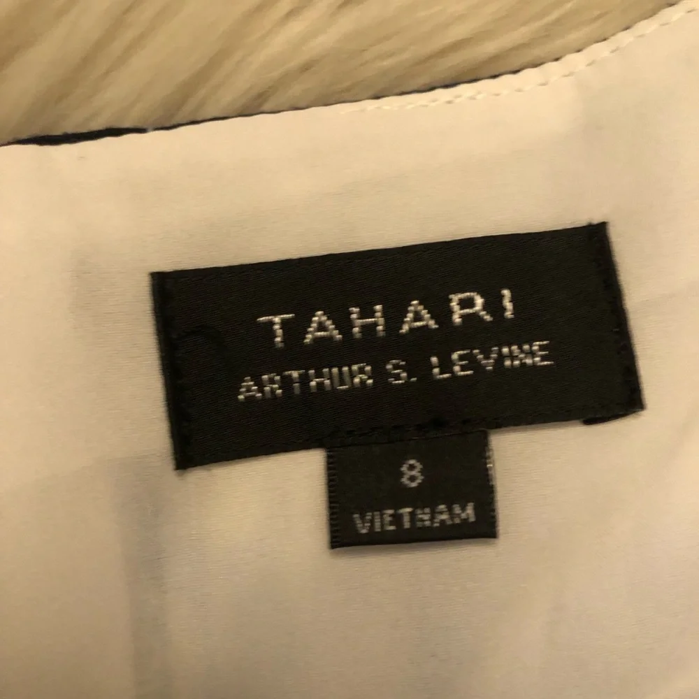 Tahari Linen Blend Tie Dye Ikat Prints Blue White Sleeveless Sheath Dress size 8 - Picture 3 of 16
